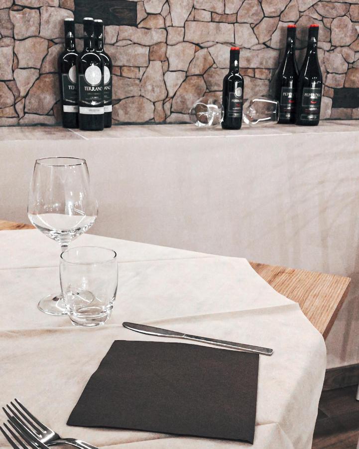 Lo Sciatore Hotel & Restaurant Camigliatello Silano Luaran gambar