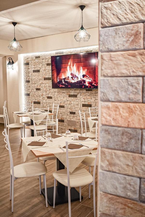 Lo Sciatore Hotel & Restaurant Camigliatello Silano Luaran gambar